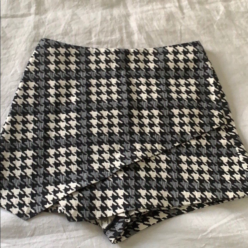 EUC Topshop Houndstooth Skort